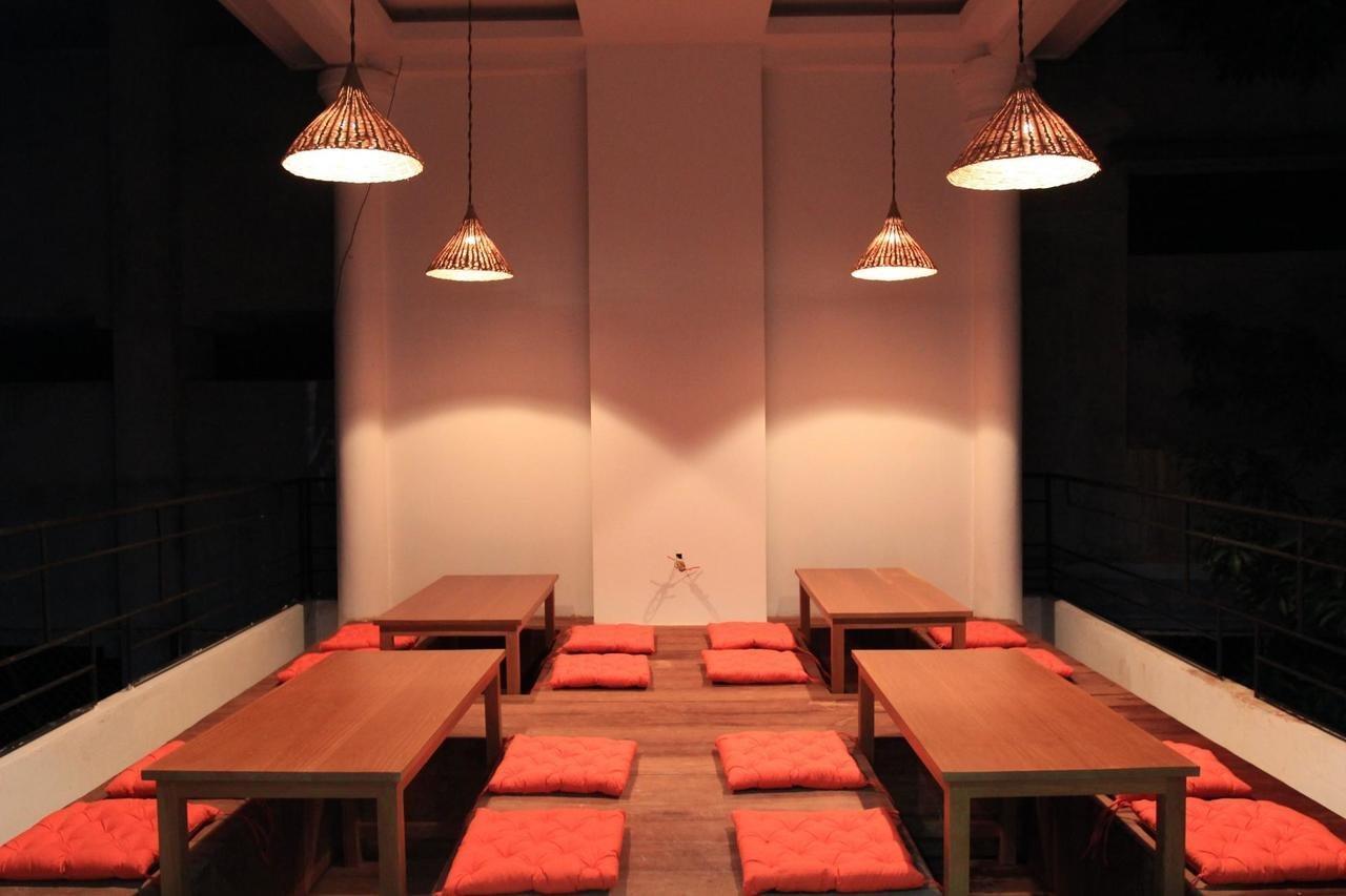 Ashia Hotel & Lounge 시엠리아프 외부 사진