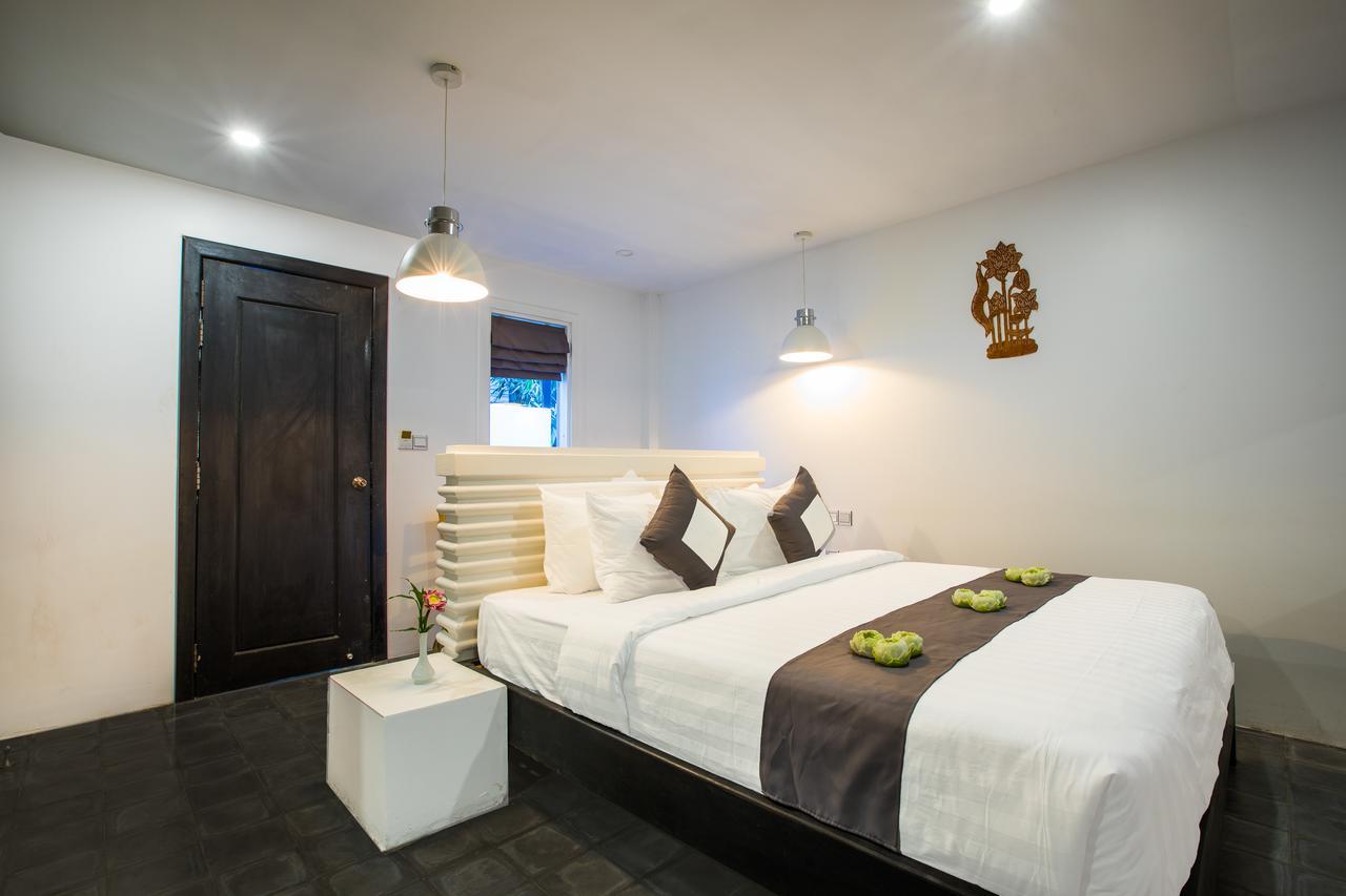 Ashia Hotel & Lounge 시엠리아프 외부 사진