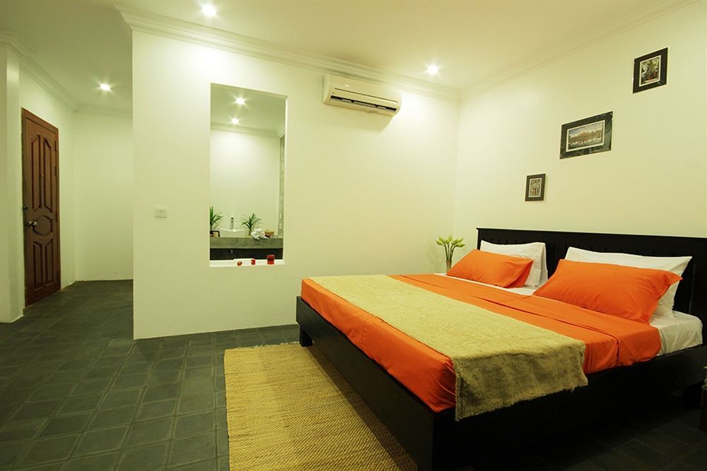 Ashia Hotel & Lounge 시엠리아프 외부 사진