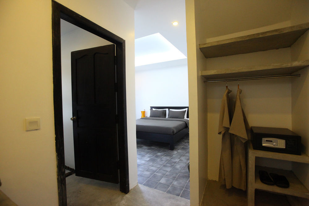 Ashia Hotel & Lounge 시엠리아프 외부 사진