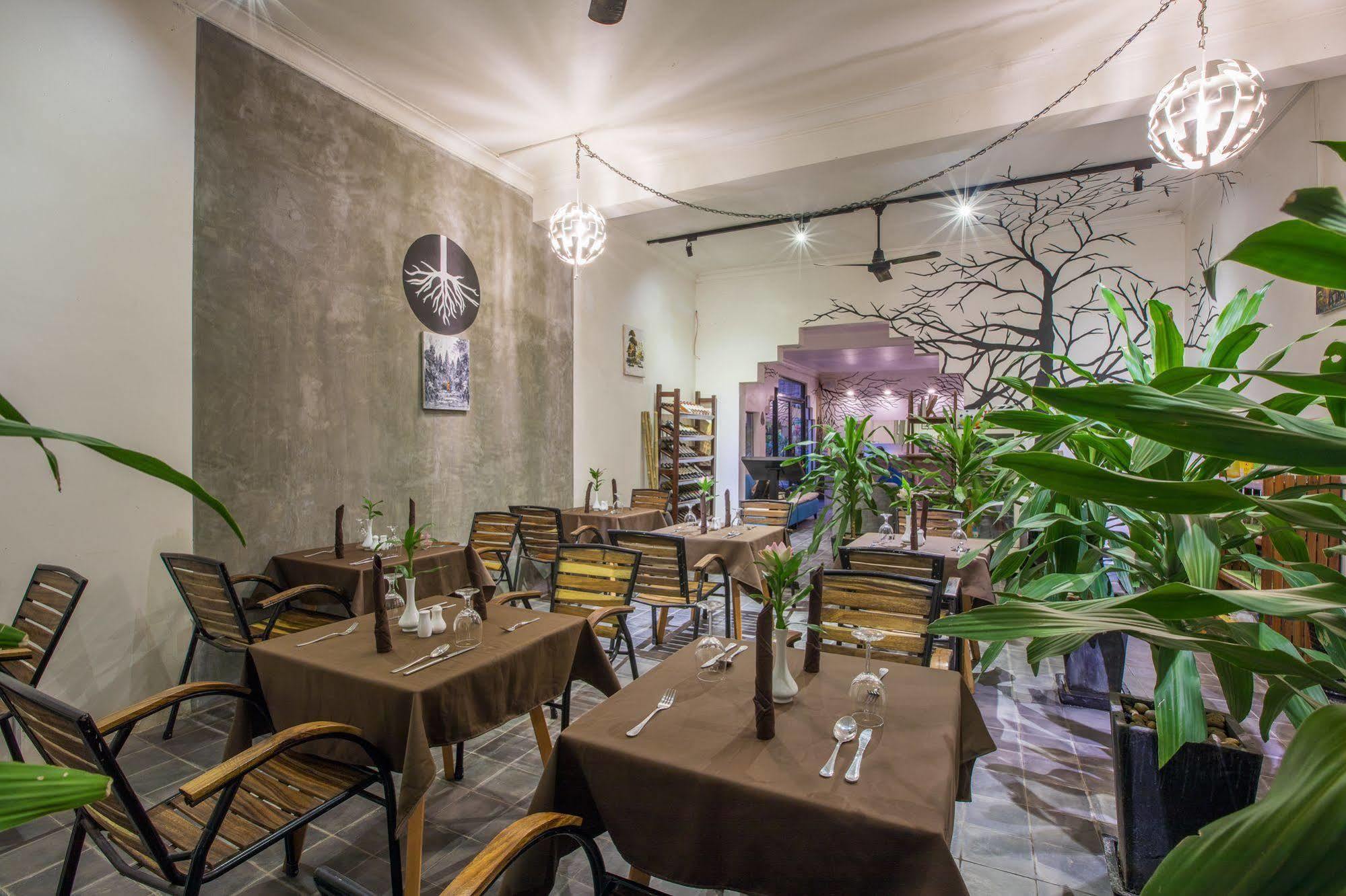 Ashia Hotel & Lounge 시엠리아프 외부 사진