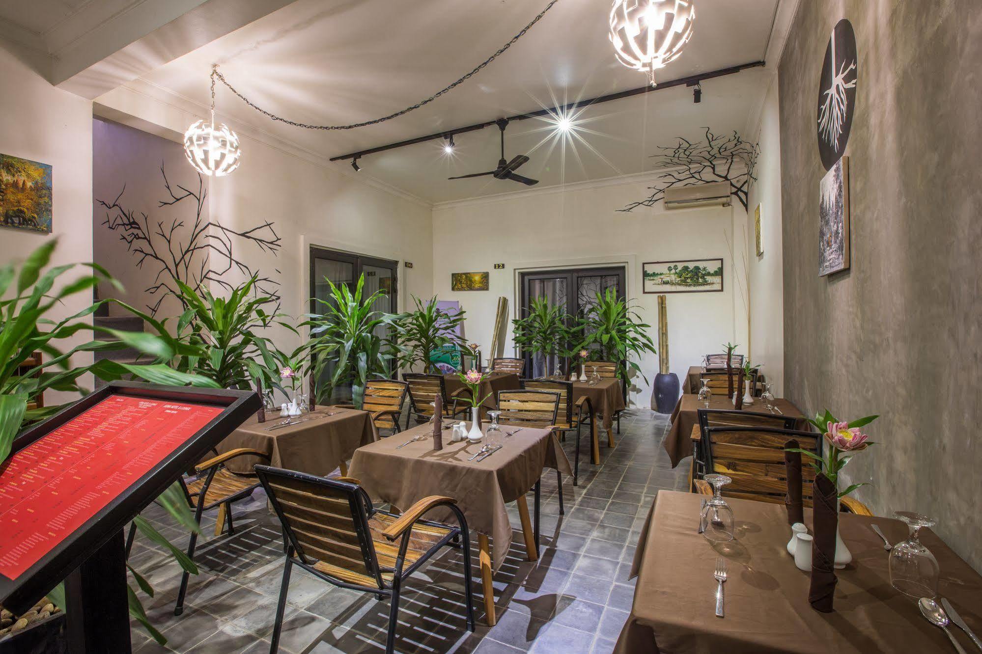 Ashia Hotel & Lounge 시엠리아프 외부 사진