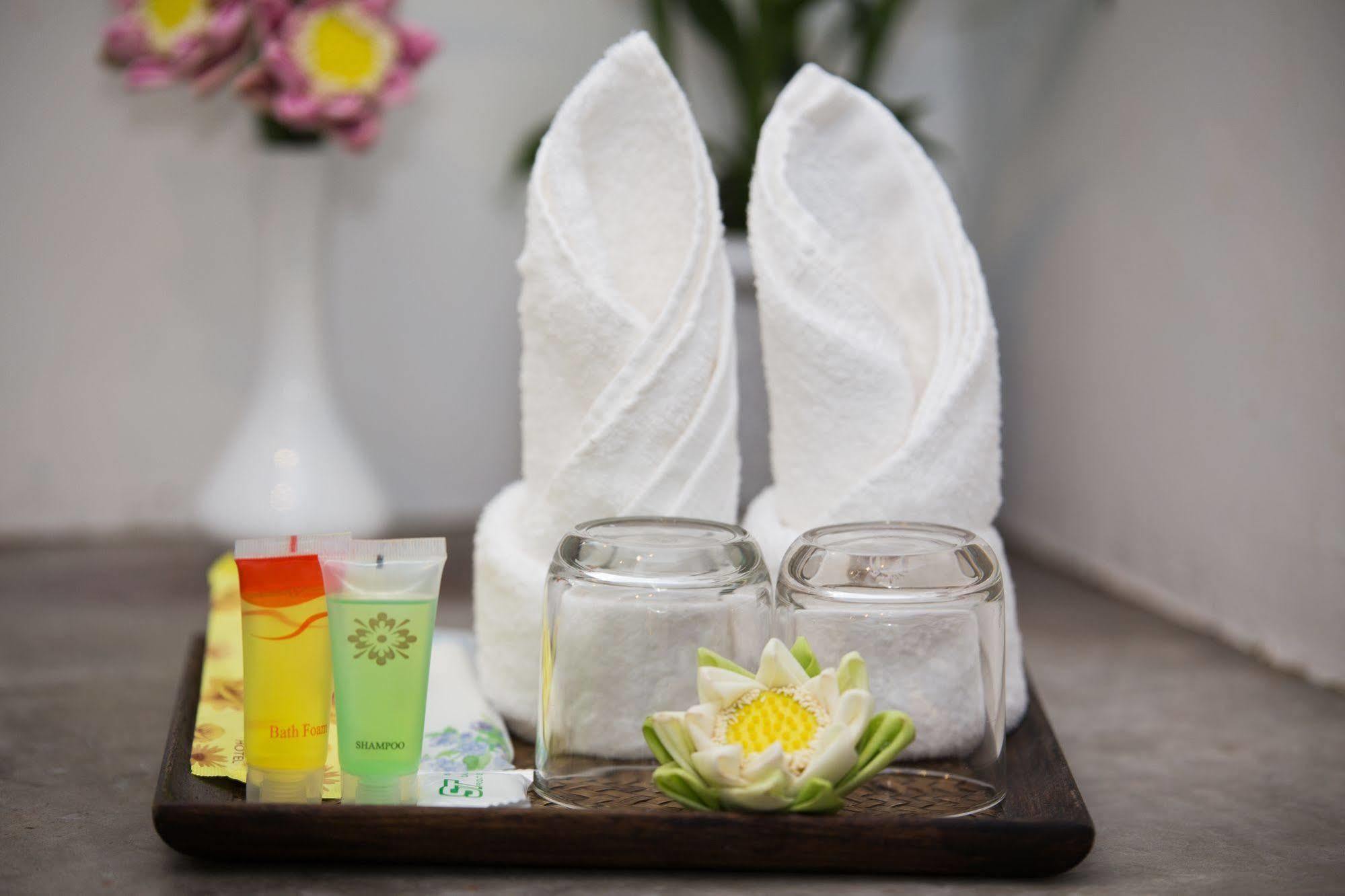 Ashia Hotel & Lounge 시엠리아프 외부 사진