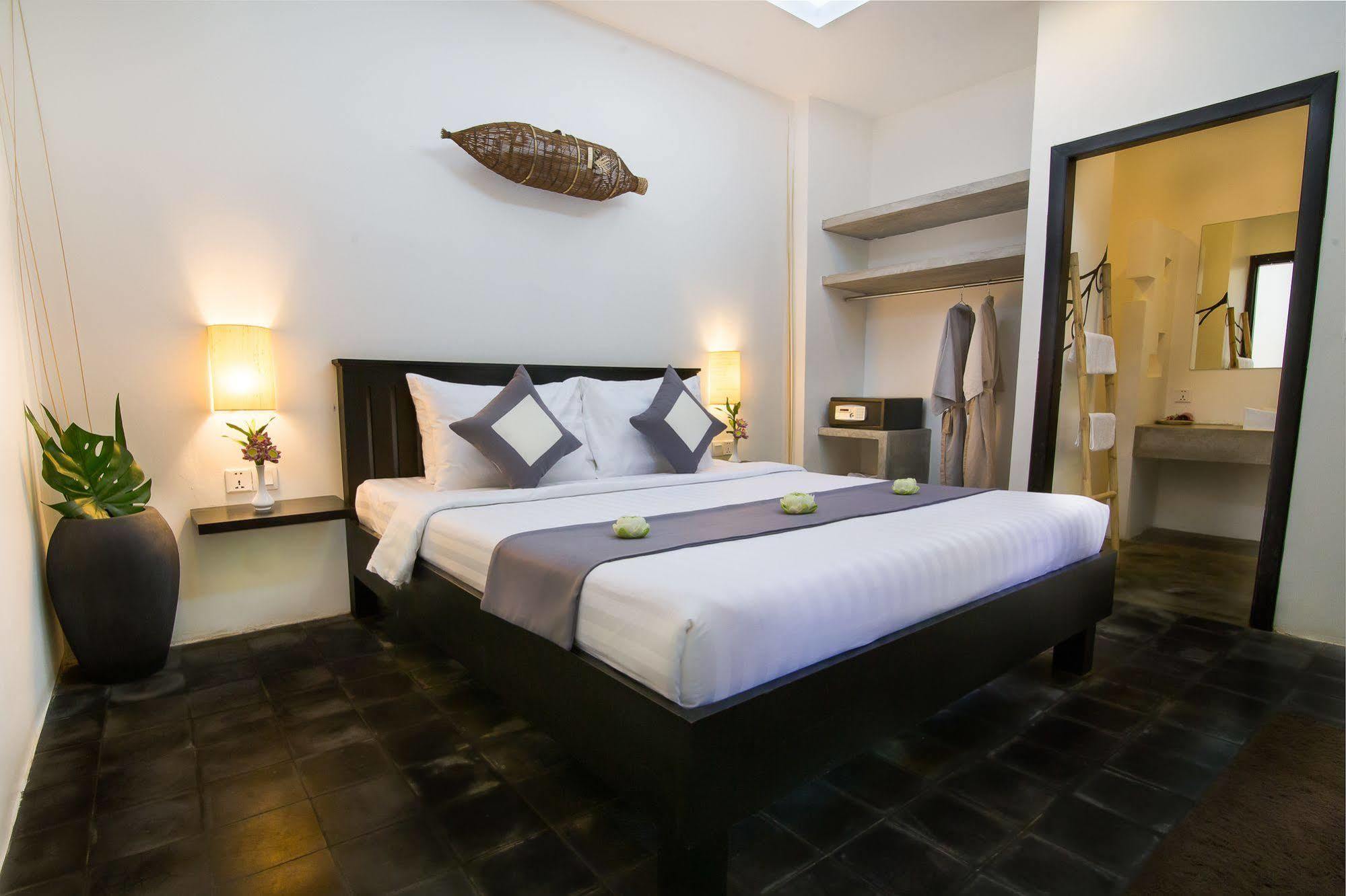 Ashia Hotel & Lounge 시엠리아프 외부 사진