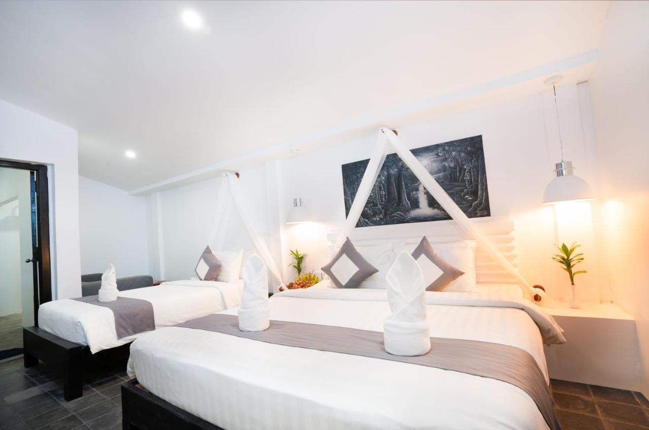 Ashia Hotel & Lounge 시엠리아프 외부 사진